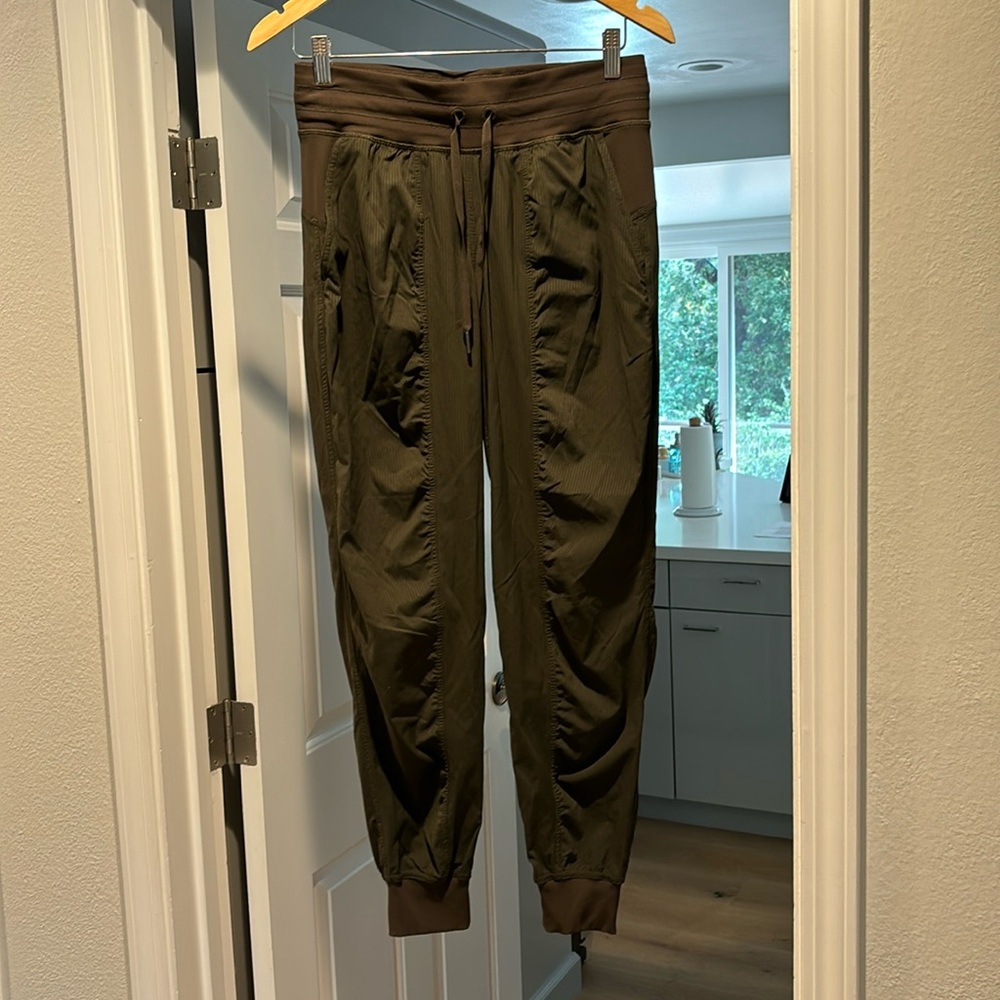 LuluLemon Dance Studio mid-rise jogger